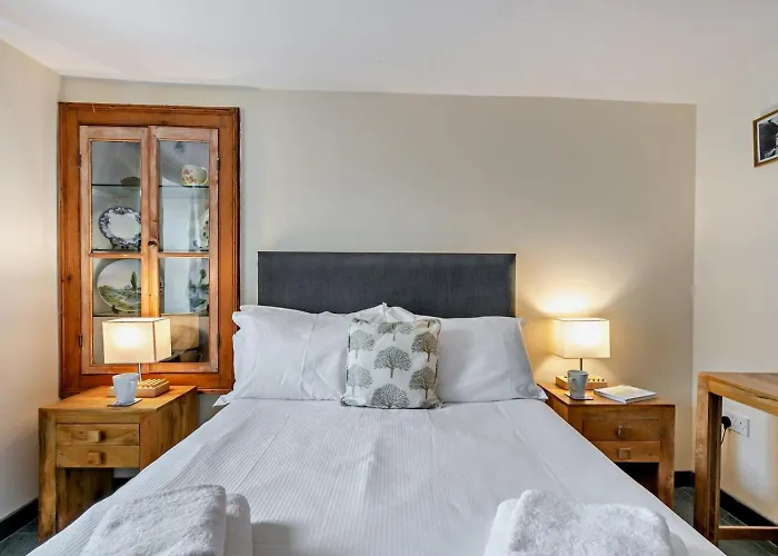 Holiday home 2 Bed In Sz409 *